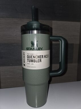 Stanley Quencher H2.0 Tumbler 30oz in Green Hammertone